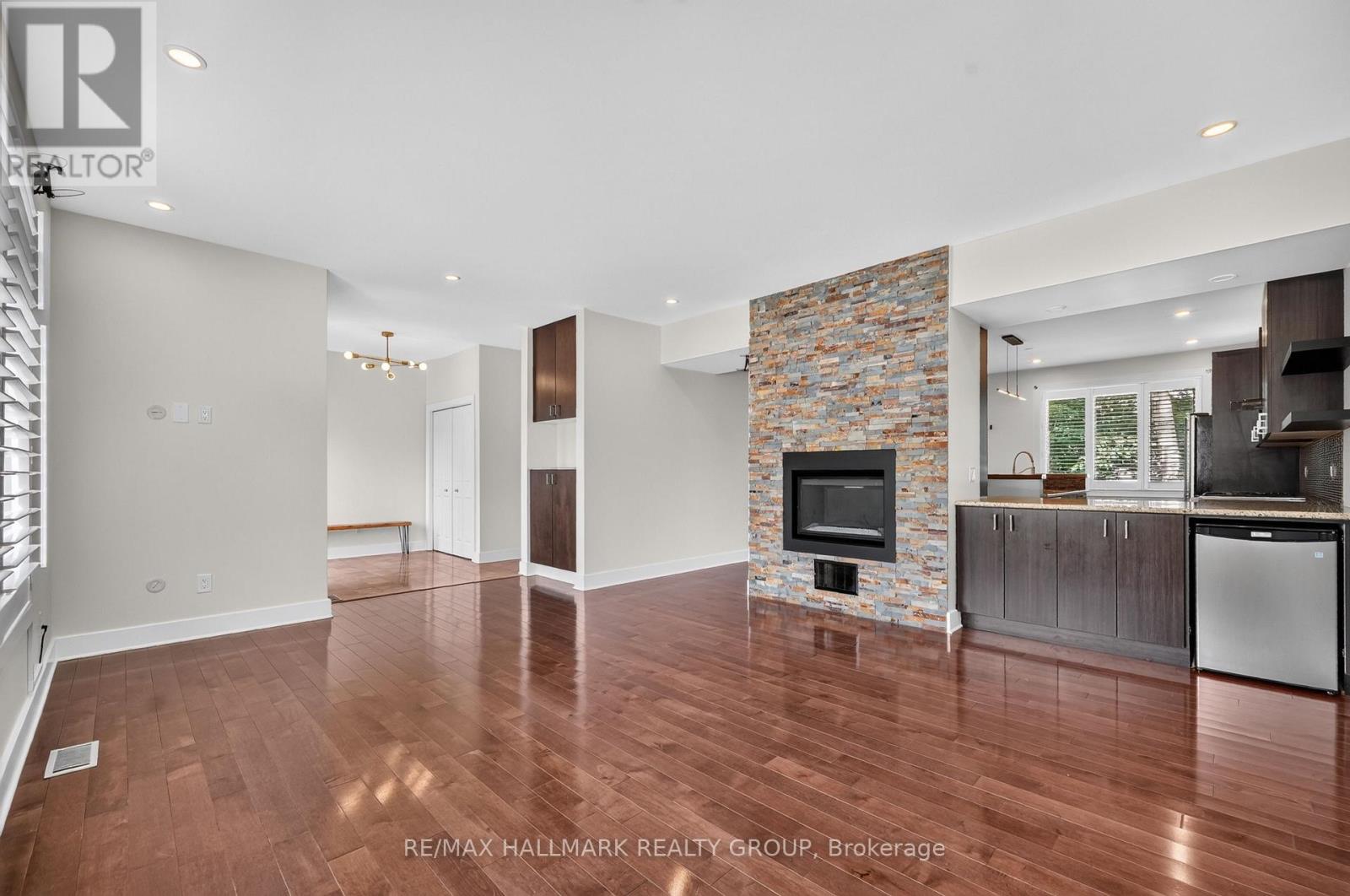 3 Bed, 3 Bath House for Sale in Ottawa – 1559 QUEENSDALE AVENUE, Ottawa – MLS# X13675378 - Image 12