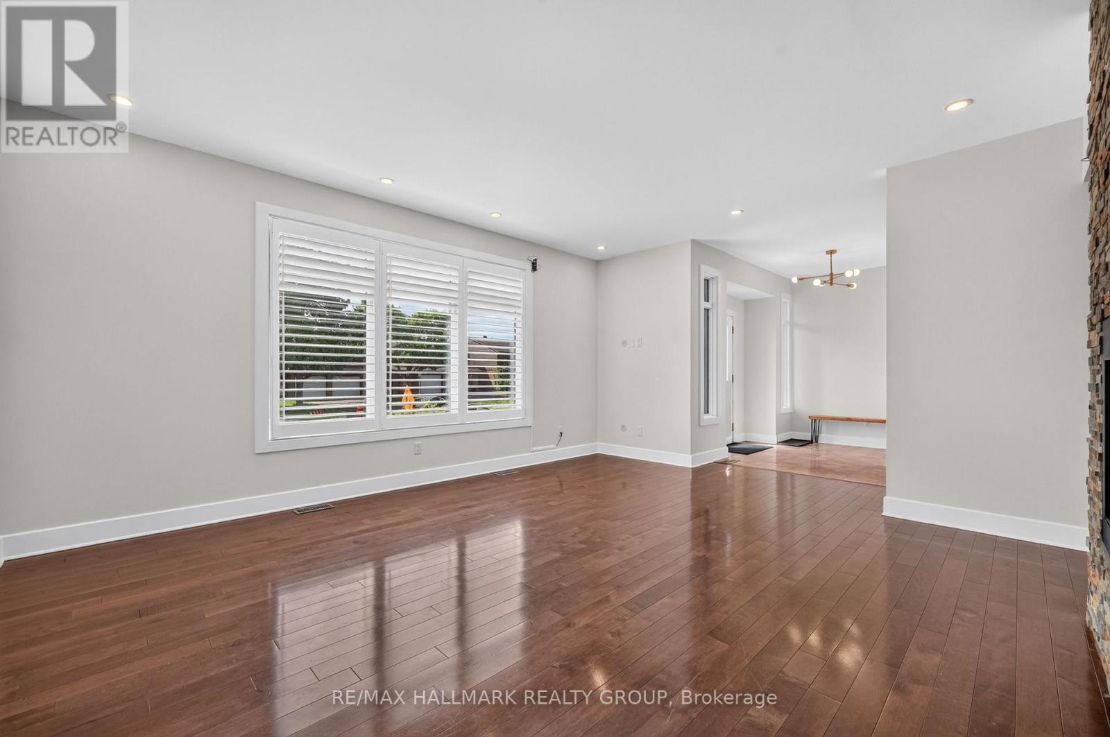 3 Bed, 3 Bath House for Sale in Ottawa – 1559 QUEENSDALE AVENUE, Ottawa – MLS# X13675378 - Image 13