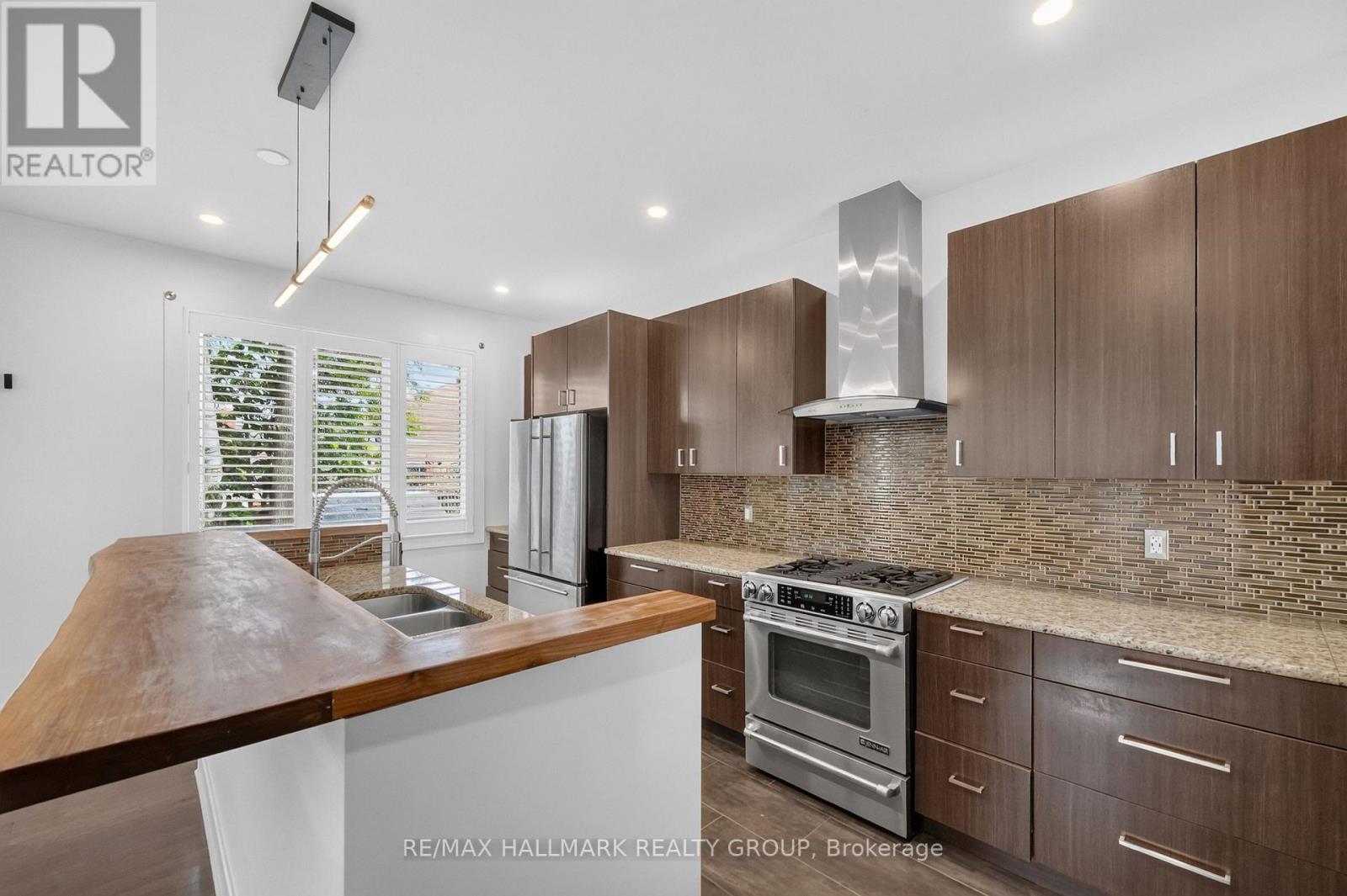 3 Bed, 3 Bath House for Sale in Ottawa – 1559 QUEENSDALE AVENUE, Ottawa – MLS# X13675378 - Image 18