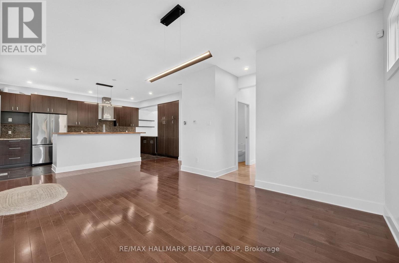 3 Bed, 3 Bath House for Sale in Ottawa – 1559 QUEENSDALE AVENUE, Ottawa – MLS# X13675378 - Image 22