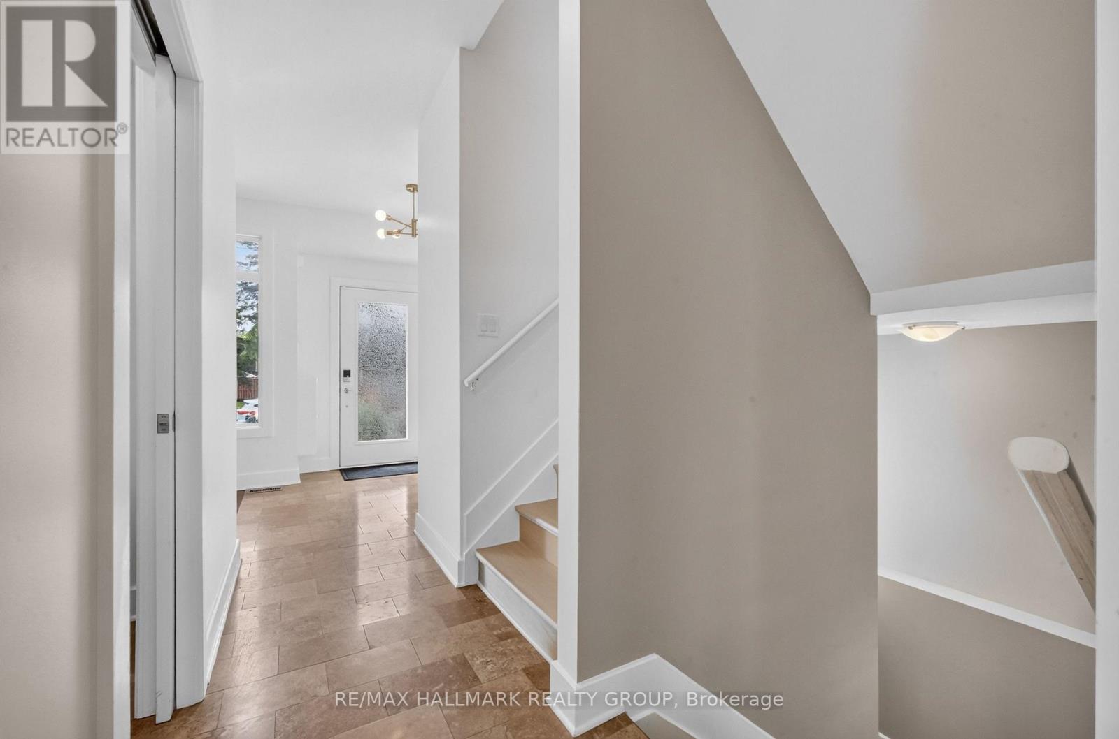 3 Bed, 3 Bath House for Sale in Ottawa – 1559 QUEENSDALE AVENUE, Ottawa – MLS# X13675378 - Image 23