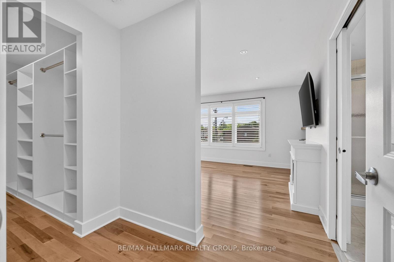 3 Bed, 3 Bath House for Sale in Ottawa – 1559 QUEENSDALE AVENUE, Ottawa – MLS# X13675378 - Image 25