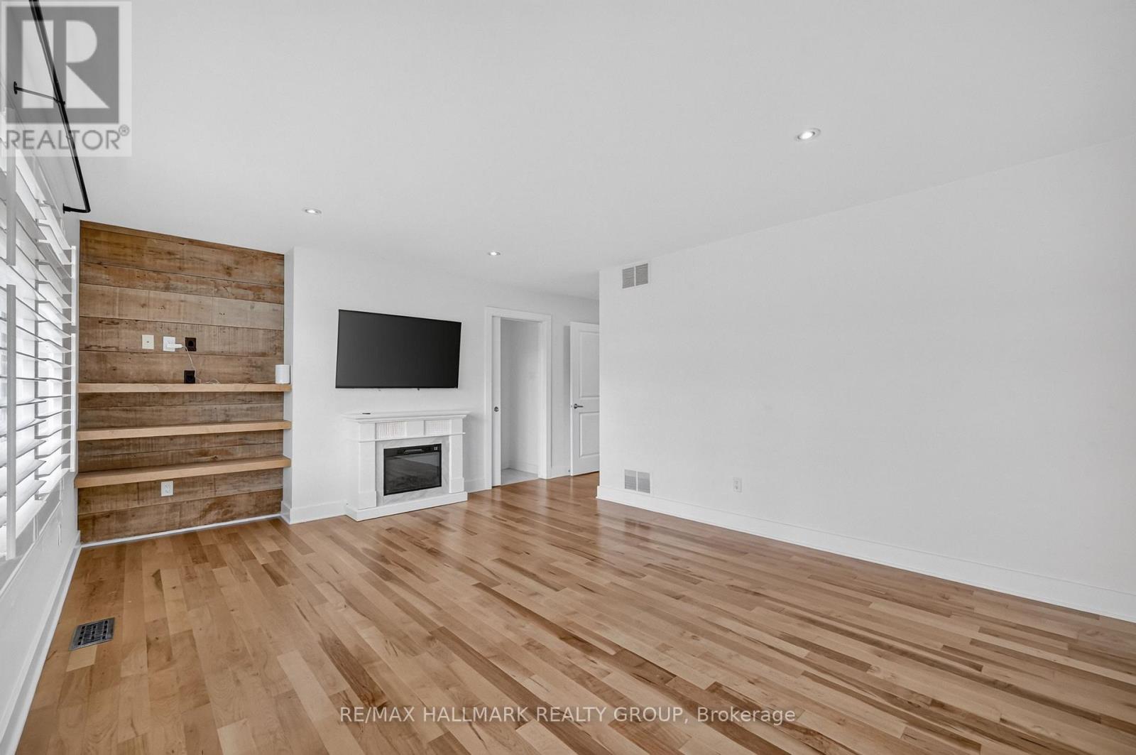 3 Bed, 3 Bath House for Sale in Ottawa – 1559 QUEENSDALE AVENUE, Ottawa – MLS# X13675378 - Image 27