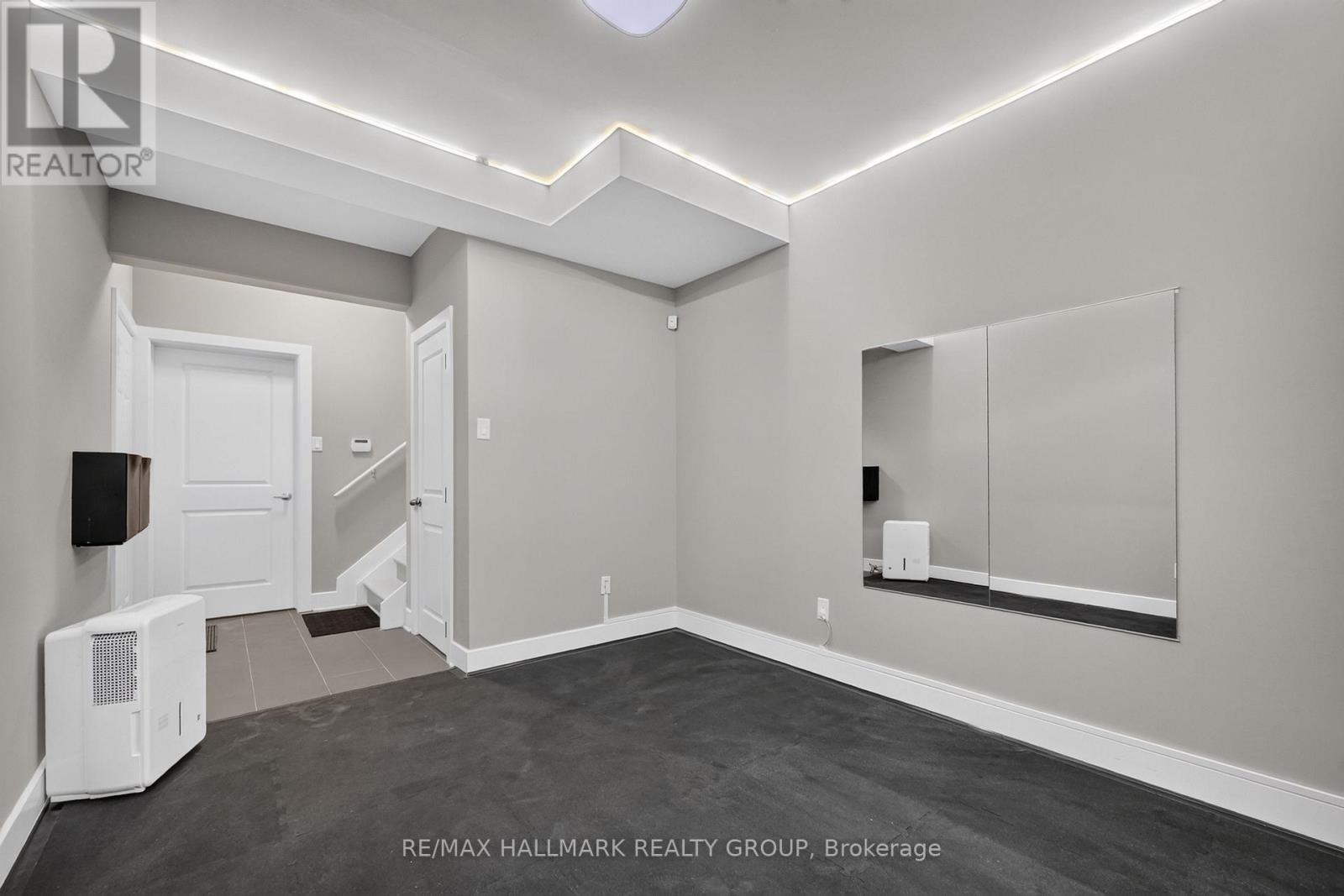3 Bed, 3 Bath House for Sale in Ottawa – 1559 QUEENSDALE AVENUE, Ottawa – MLS# X13675378 - Image 40