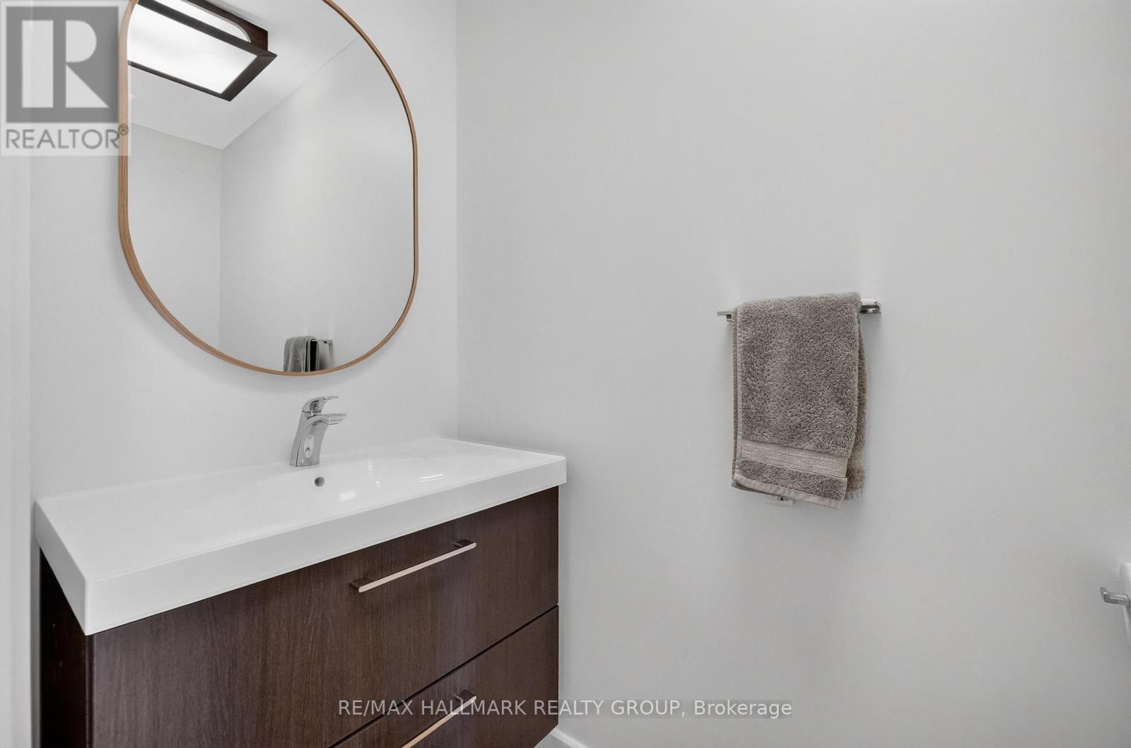 3 Bed, 3 Bath House for Sale in Ottawa – 1559 QUEENSDALE AVENUE, Ottawa – MLS# X13675378 - Image 9