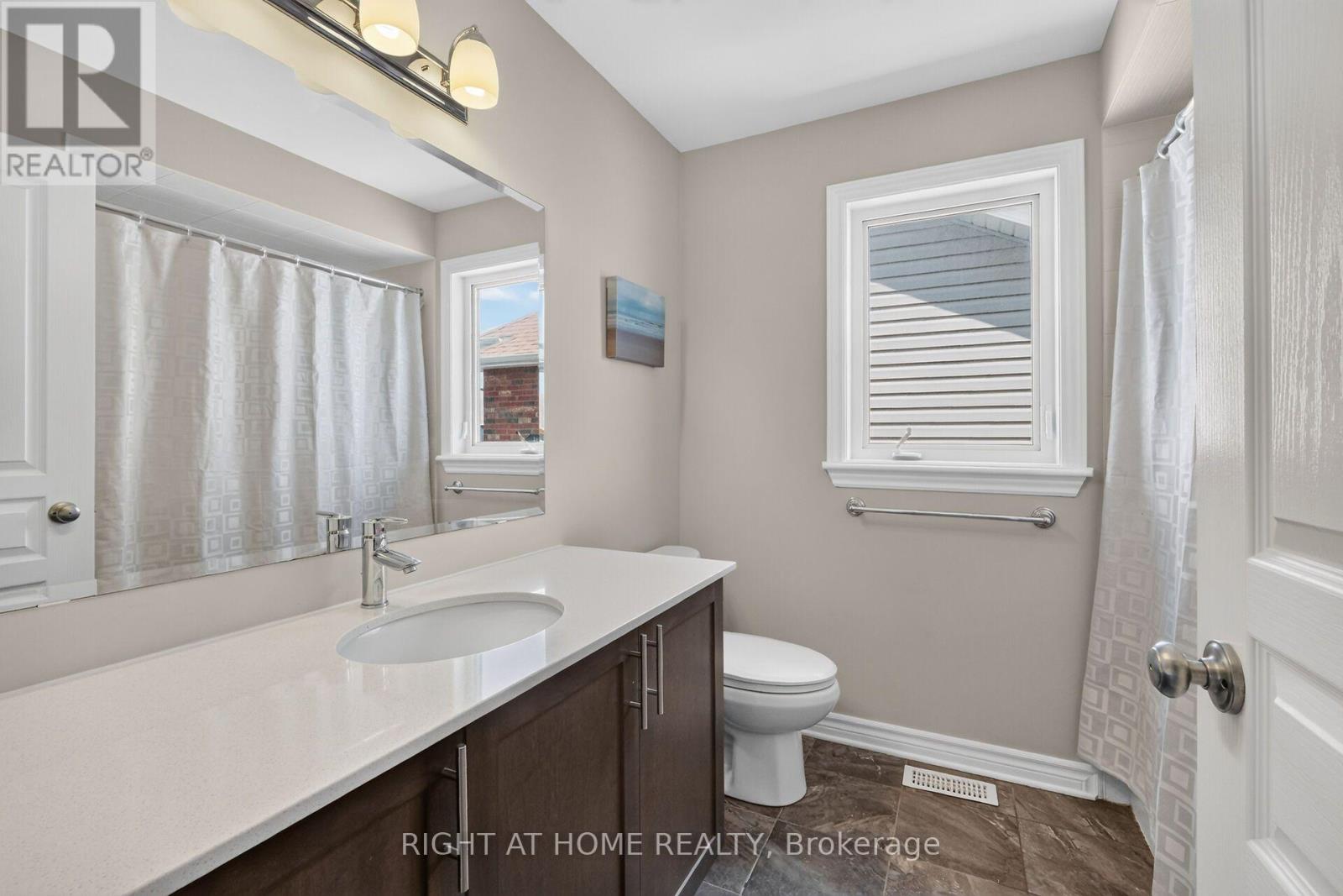 3 Bed, 4 Bath House for Sale in Ottawa – 207 MARETH WAY, Ottawa – MLS# X13675426 - Image 32