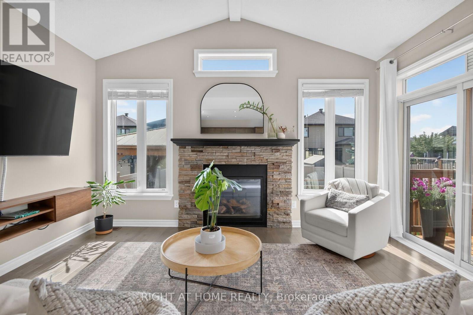 207 MARETH WAY - 7