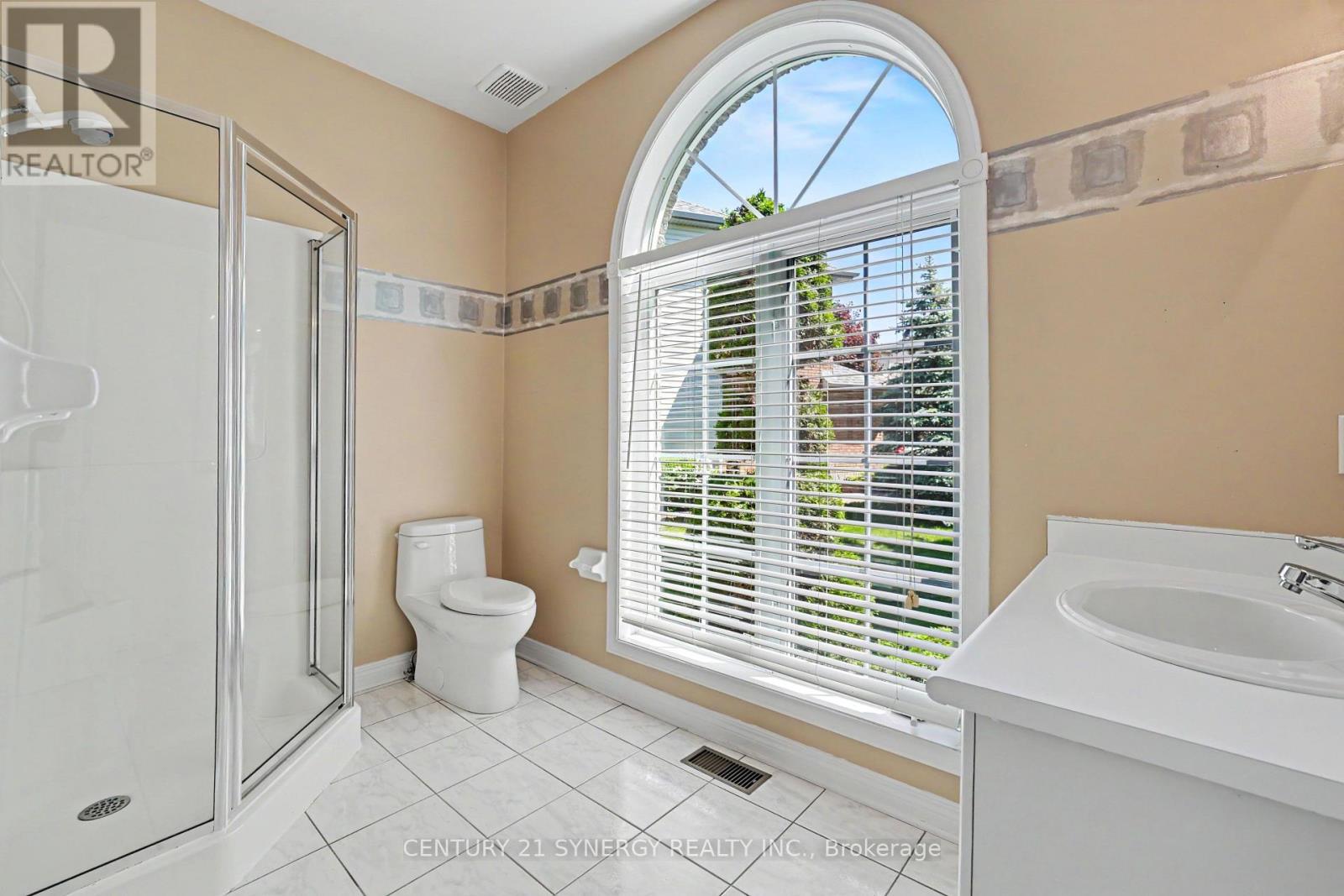 4 Bed, 3 Bath House for Sale in Ottawa – 17 WARNOCK COURT, Ottawa – MLS# X13675506 - Image 33