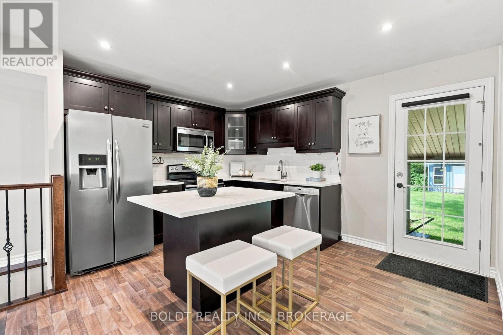 23 WOODELM DRIVE - 10
