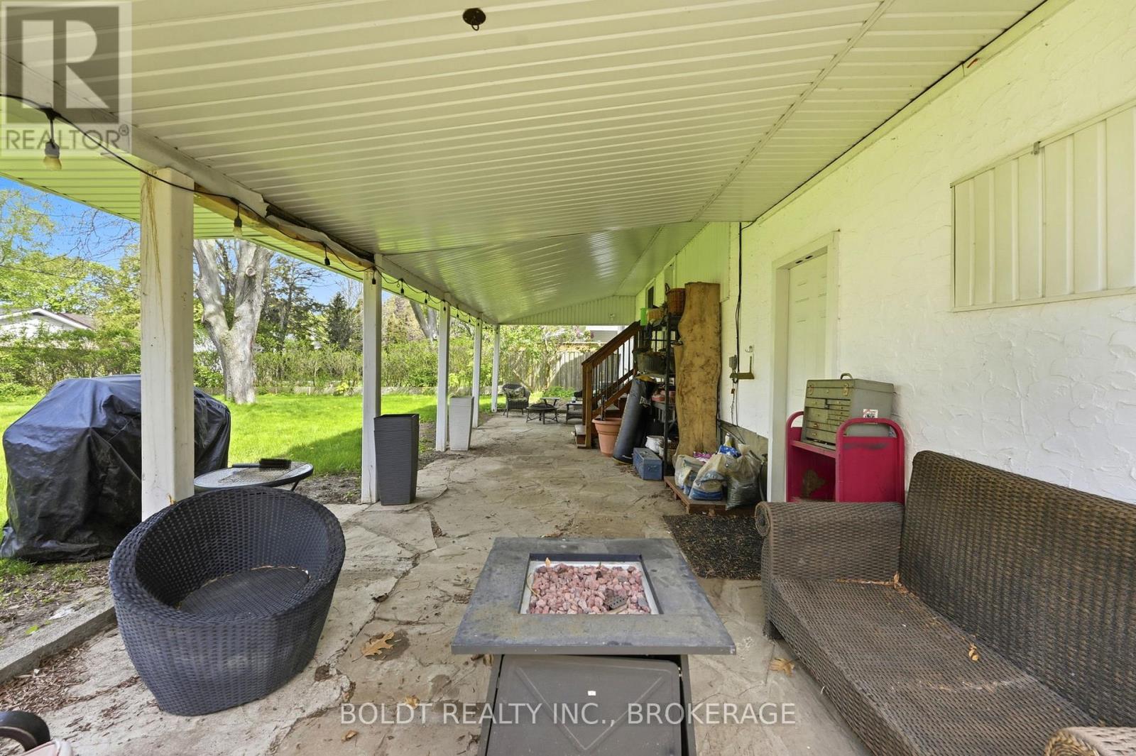 23 WOODELM DRIVE - 24