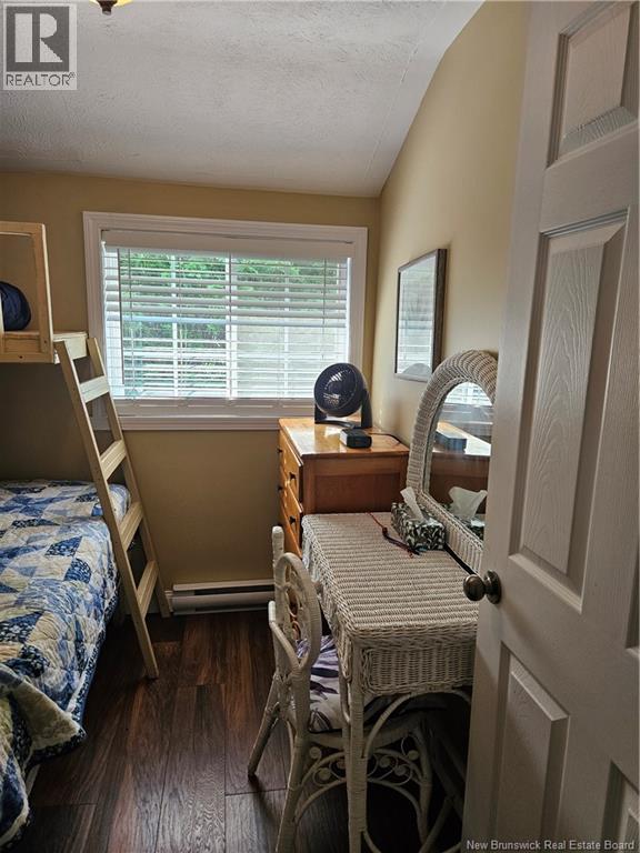 44 Shore Road - Image 10