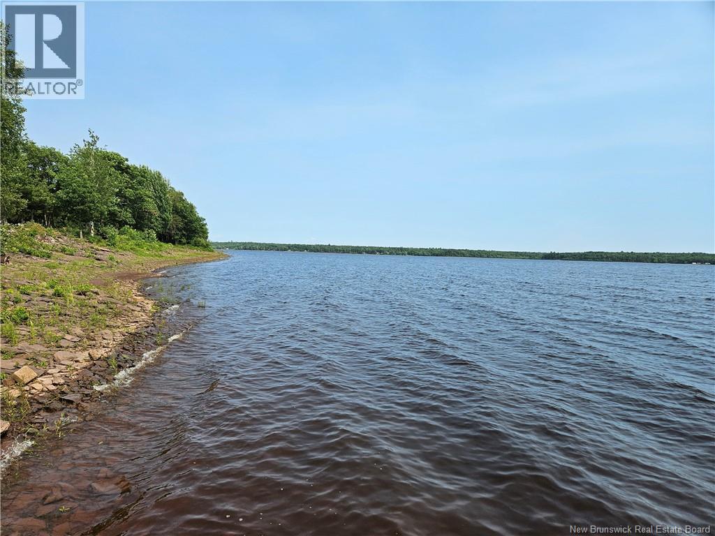 44 Shore Road - Image 15