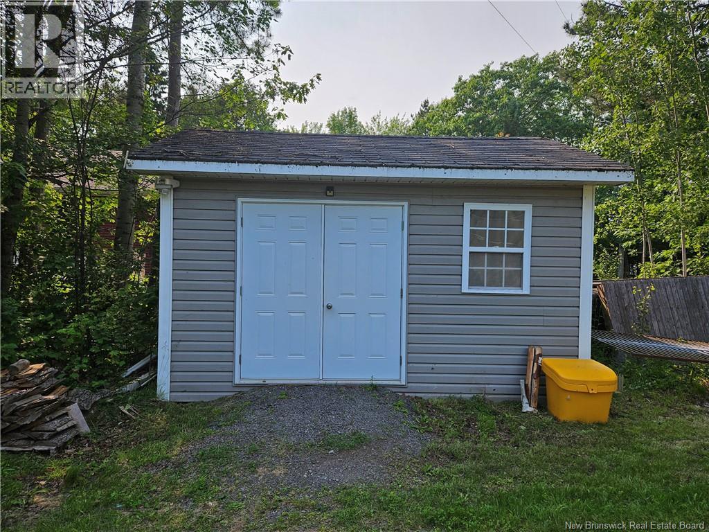 44 Shore Road - Image 19