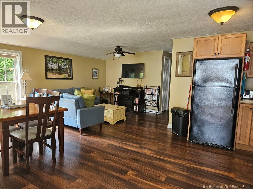 44 Shore Road - Image 4