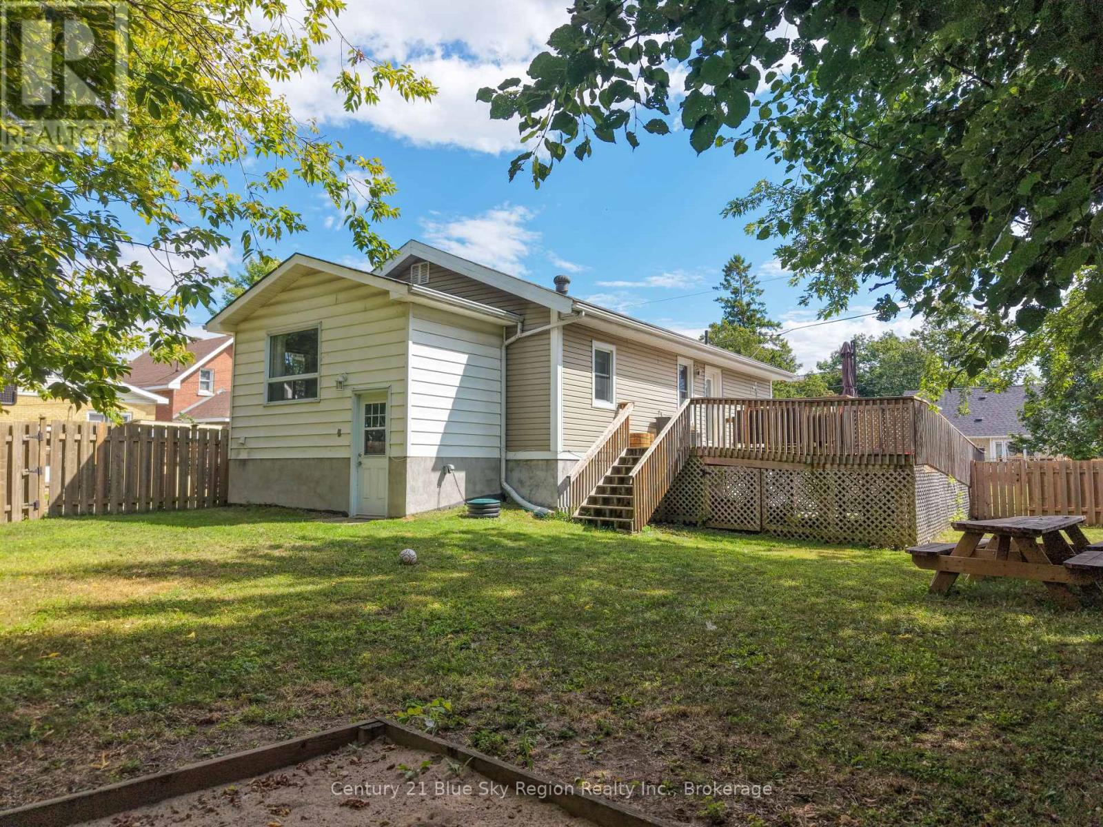 622 REYNOLDS STREET - 28