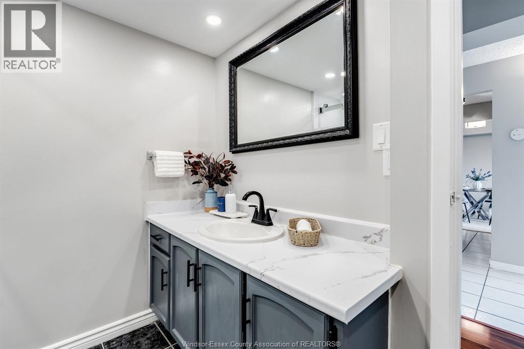 #319E 9099 Riverside DRIVE East - 16