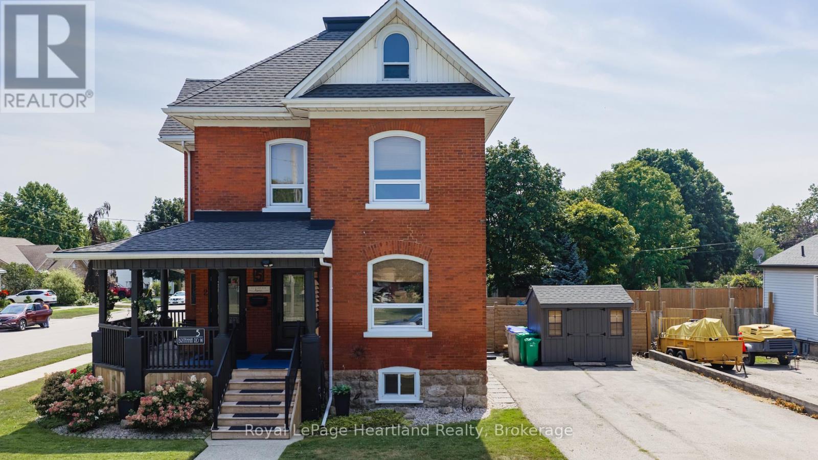 5 BRITANNIA ROAD W - 2