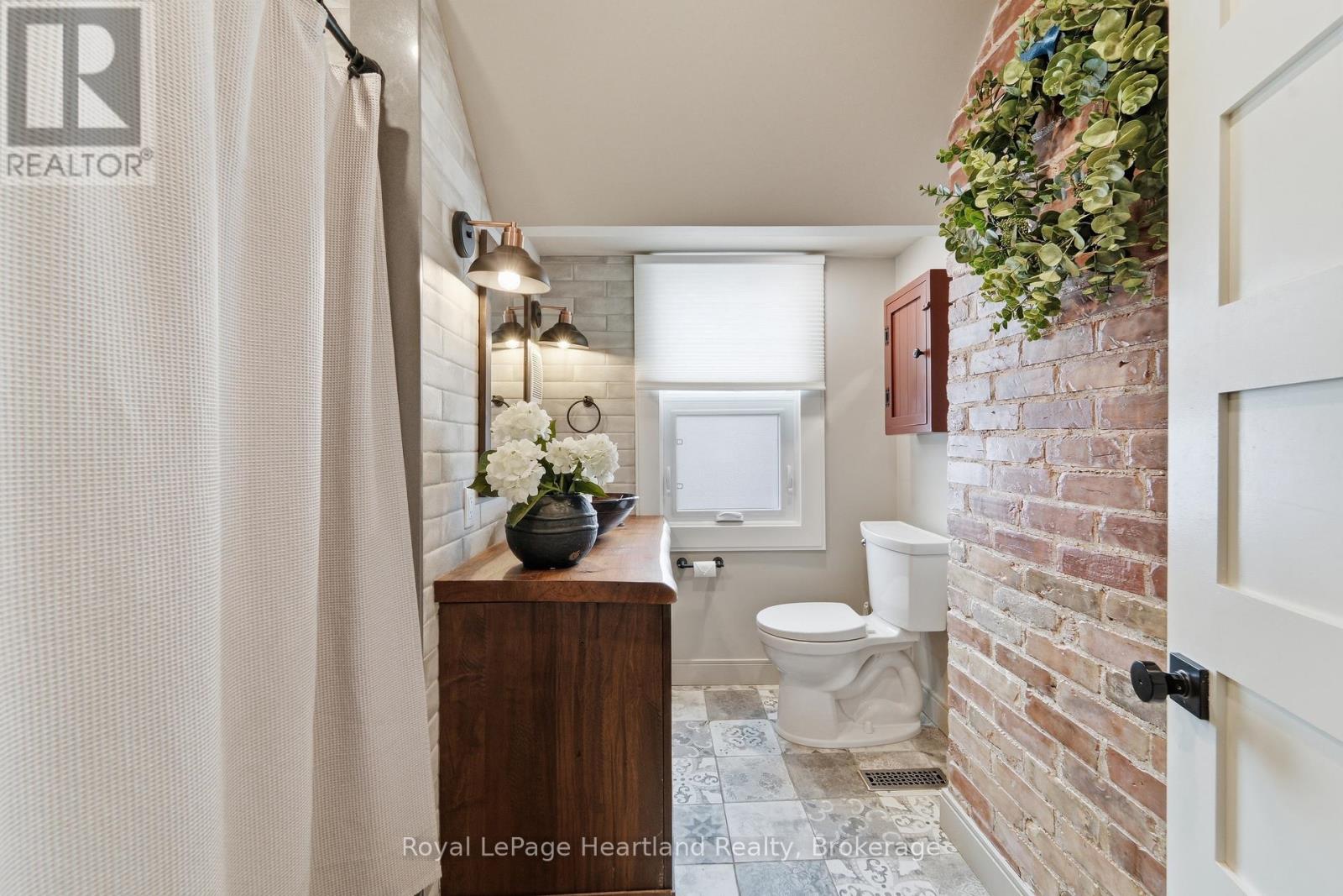 5 BRITANNIA ROAD W - Image 21