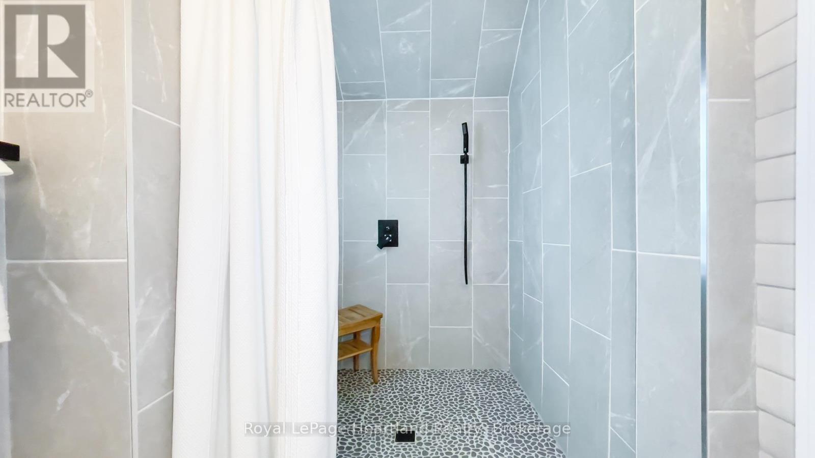 5 BRITANNIA ROAD W - Image 43