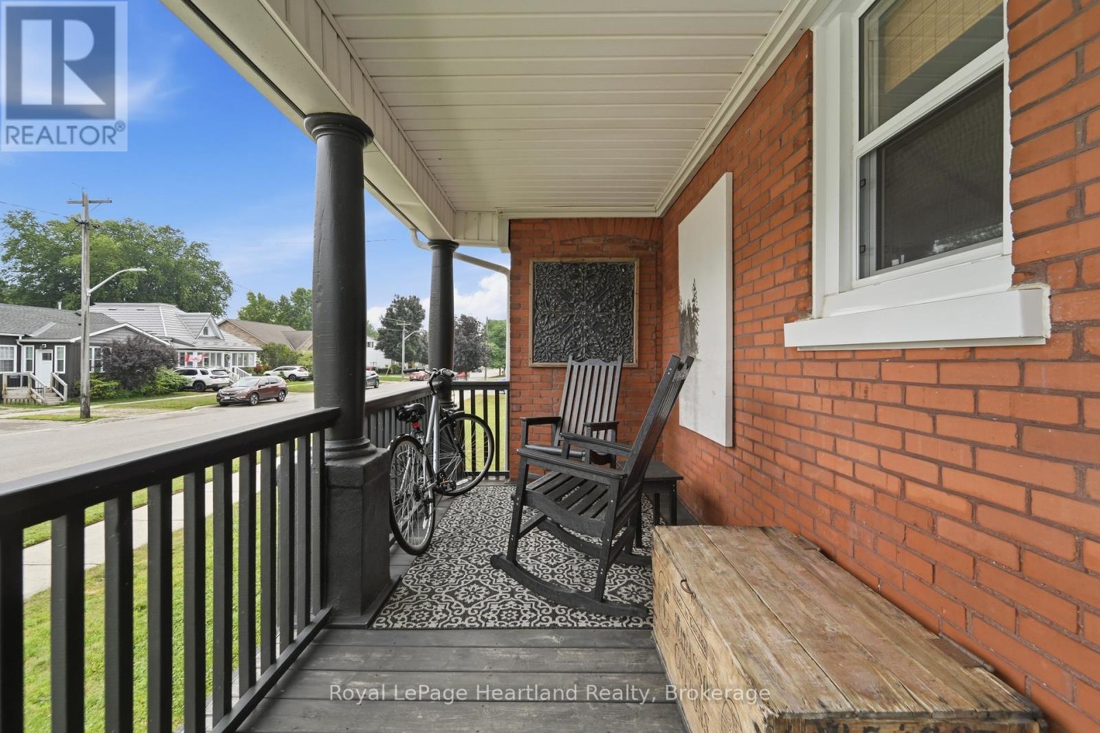 5 BRITANNIA ROAD W - 6