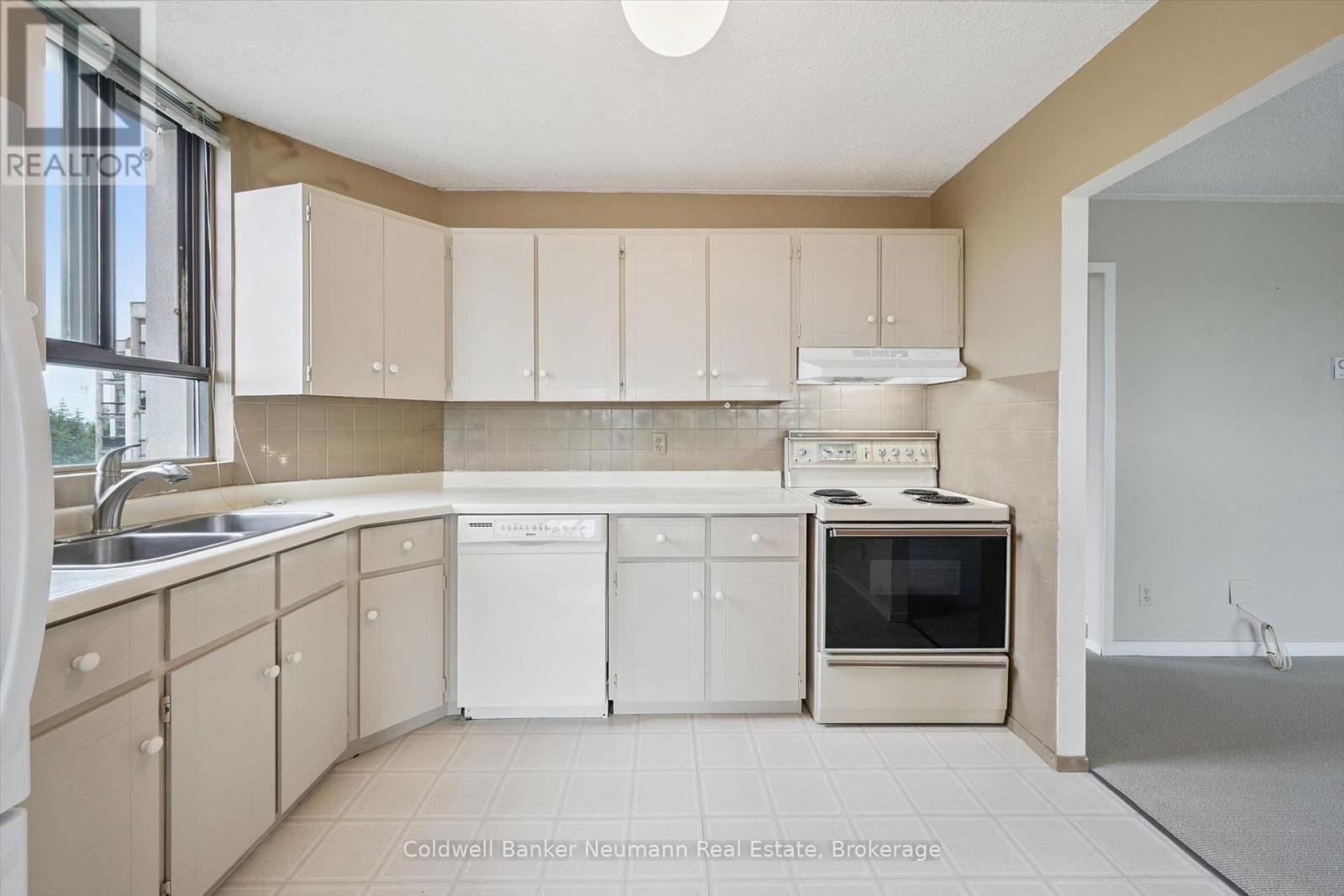 #708 22 MARILYN DRIVE - Image 16