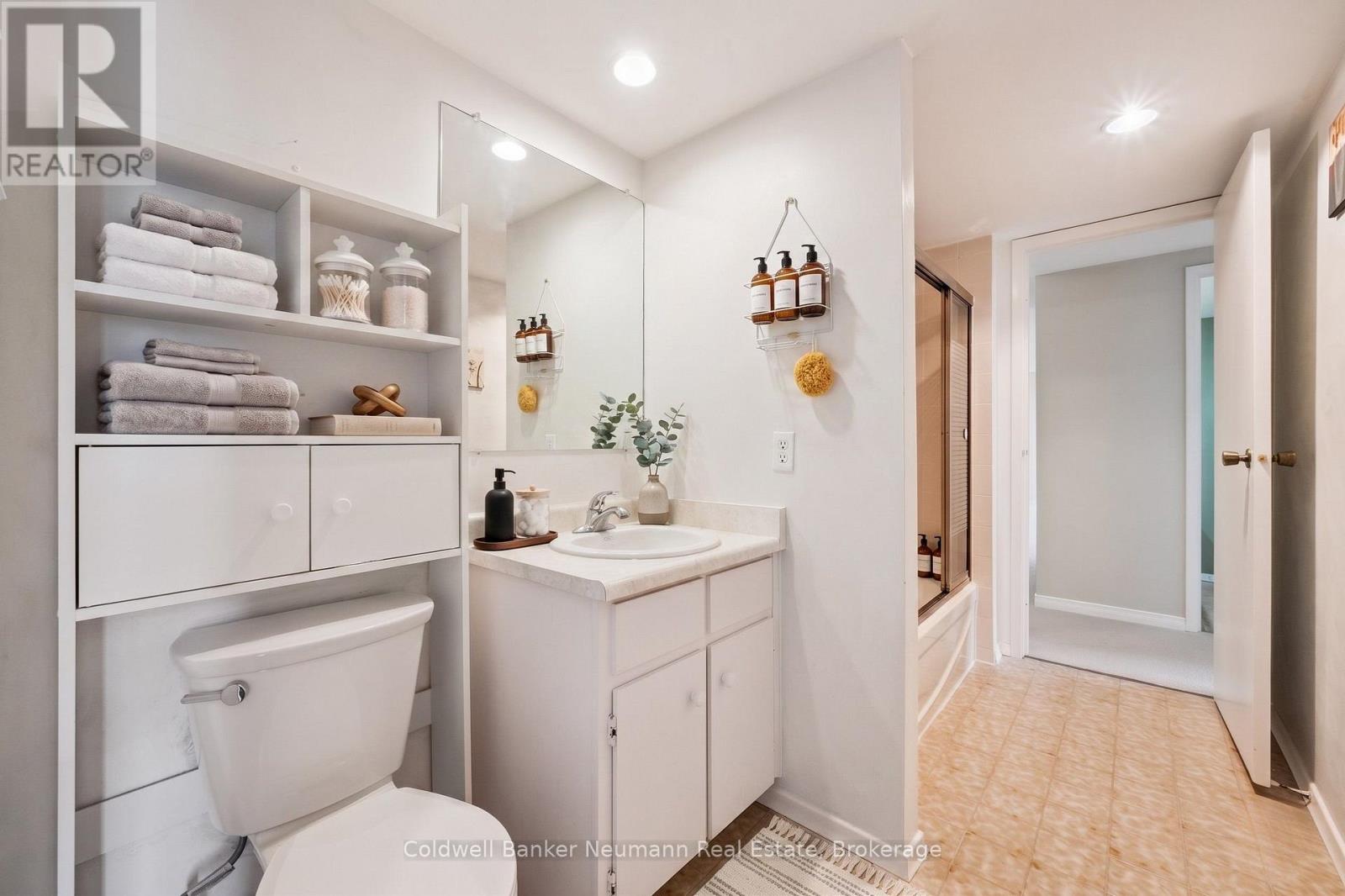#708 22 MARILYN DRIVE - Image 23