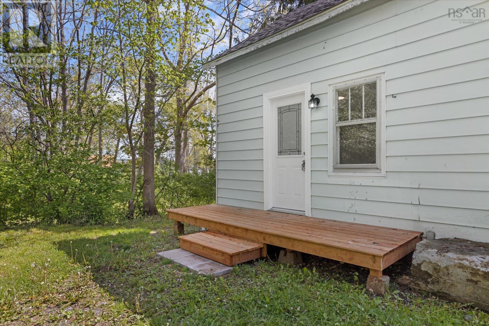 84 Lawrence Street - 25