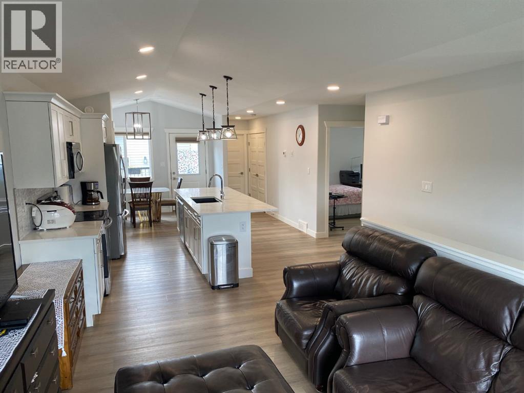 7401 44 Avenue - Photo 14