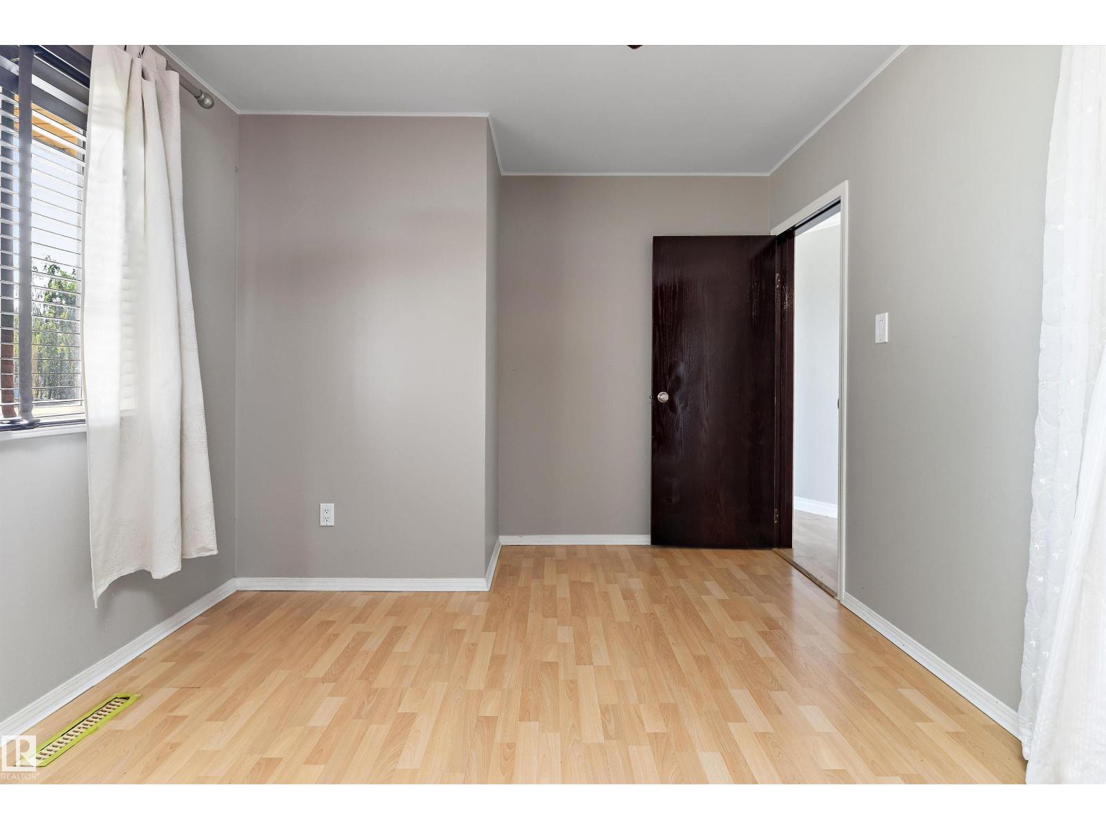 8936 154 Street NW - Photo 20