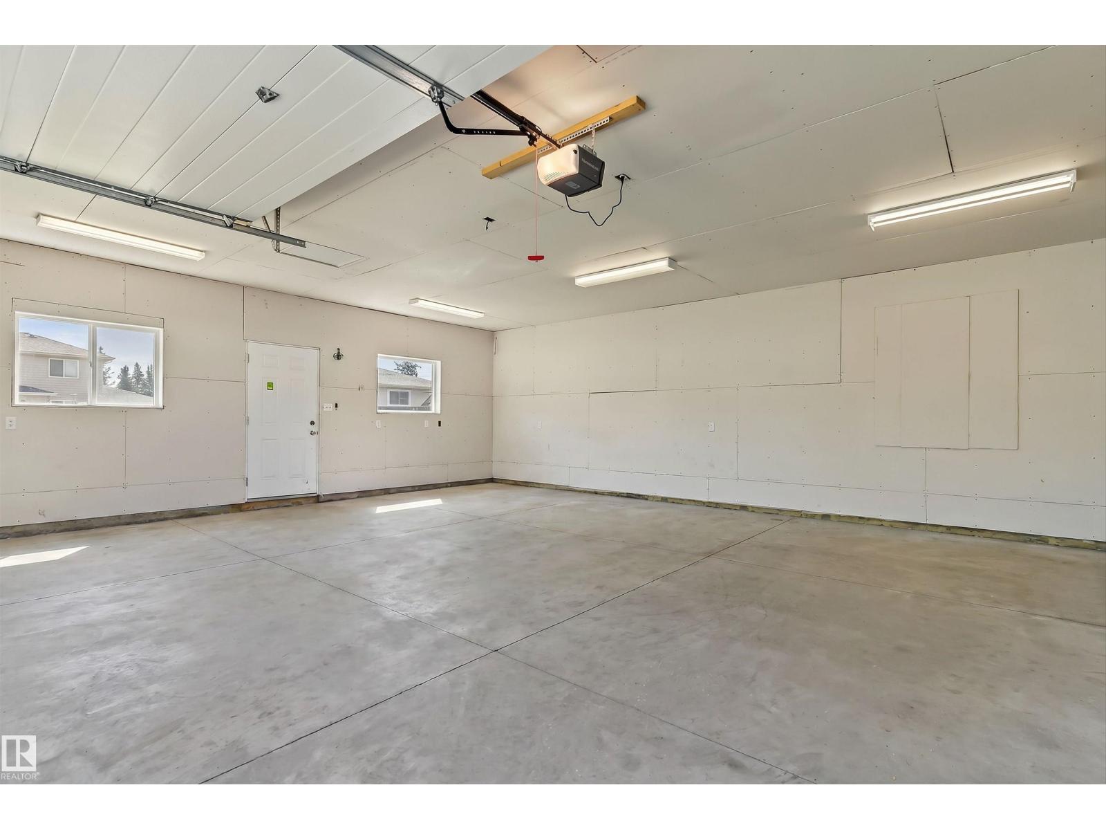 8936 154 ST NW - 36