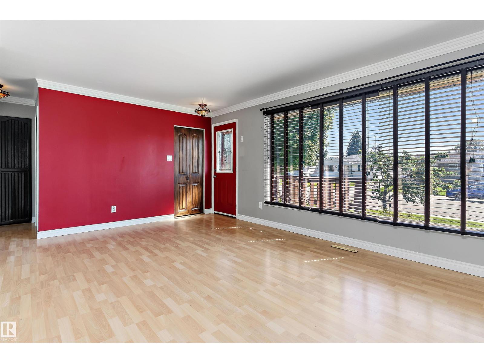 8936 154 ST NW - 5