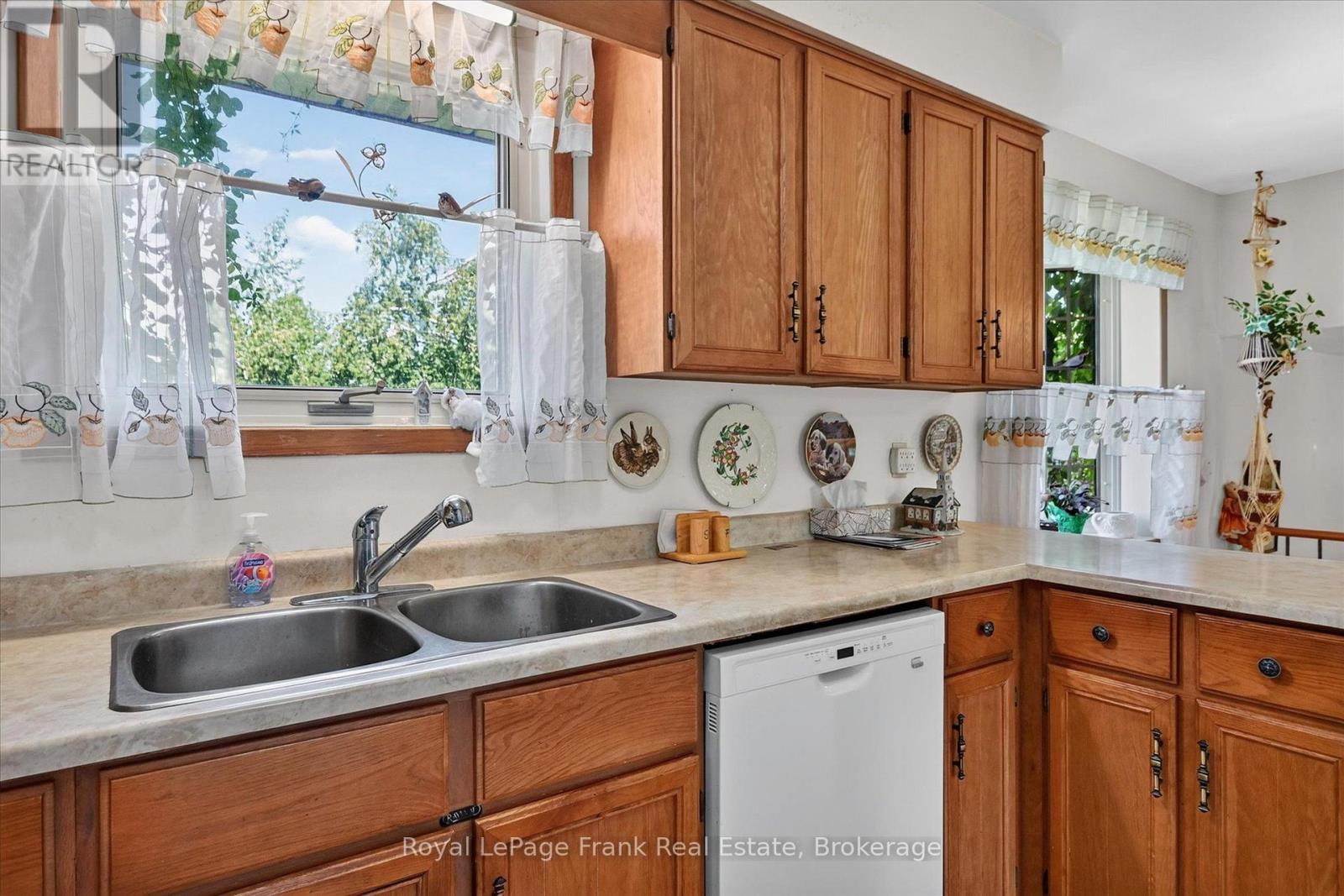 87 OAKWOOD CRESCENT - 13