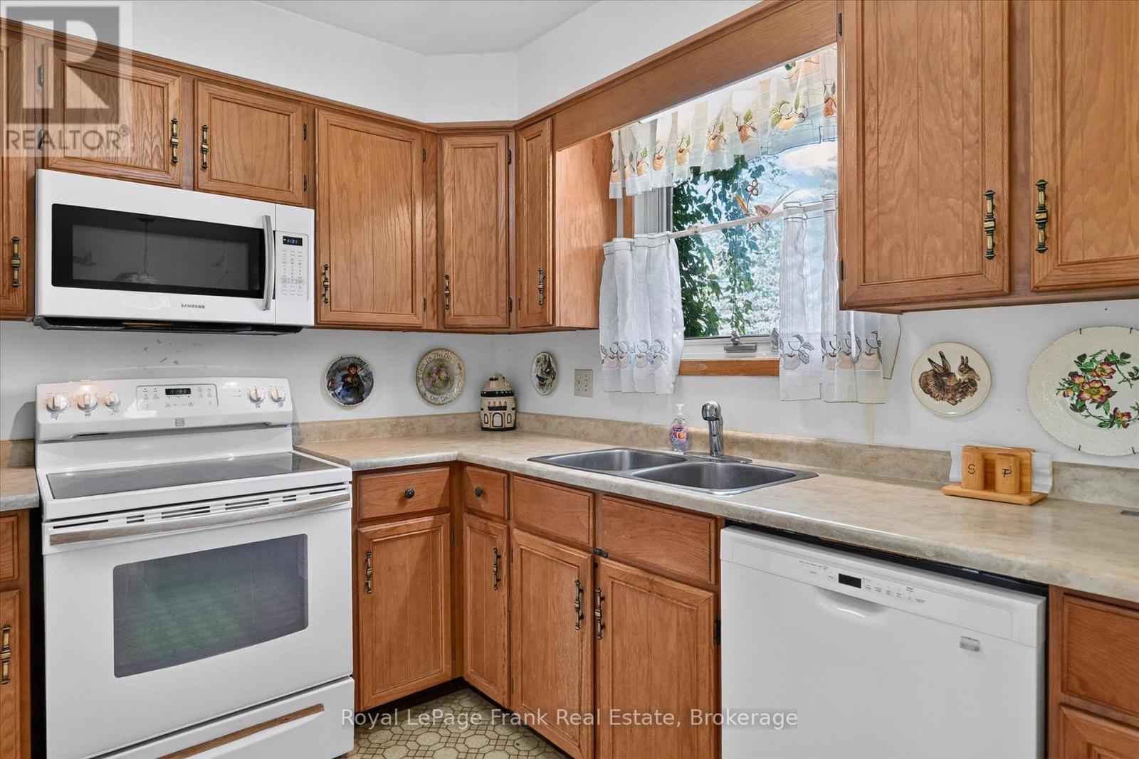 87 OAKWOOD CRESCENT - 12