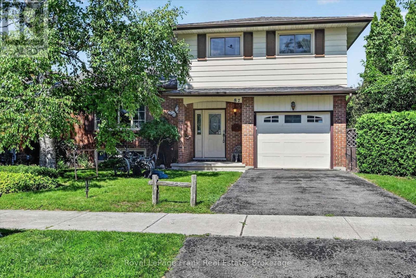 87 OAKWOOD CRESCENT - 1