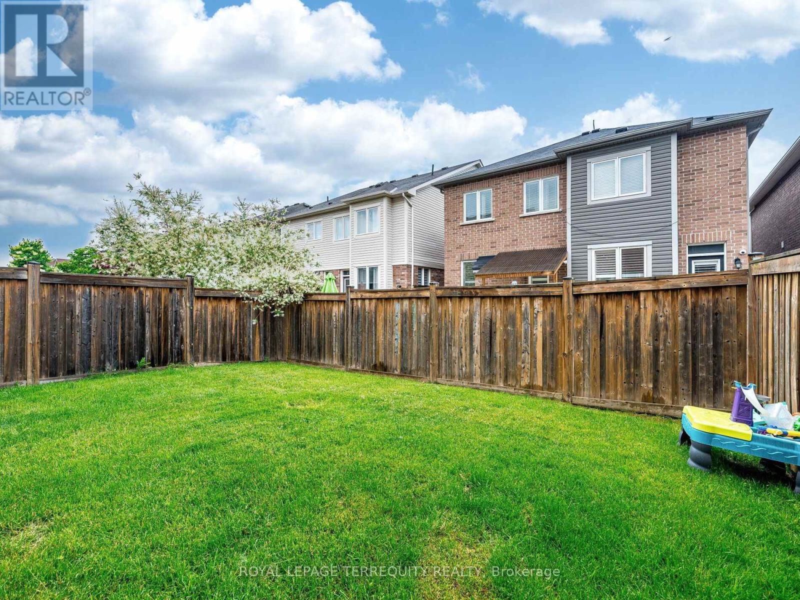 903 PENSON CRESCENT - 18