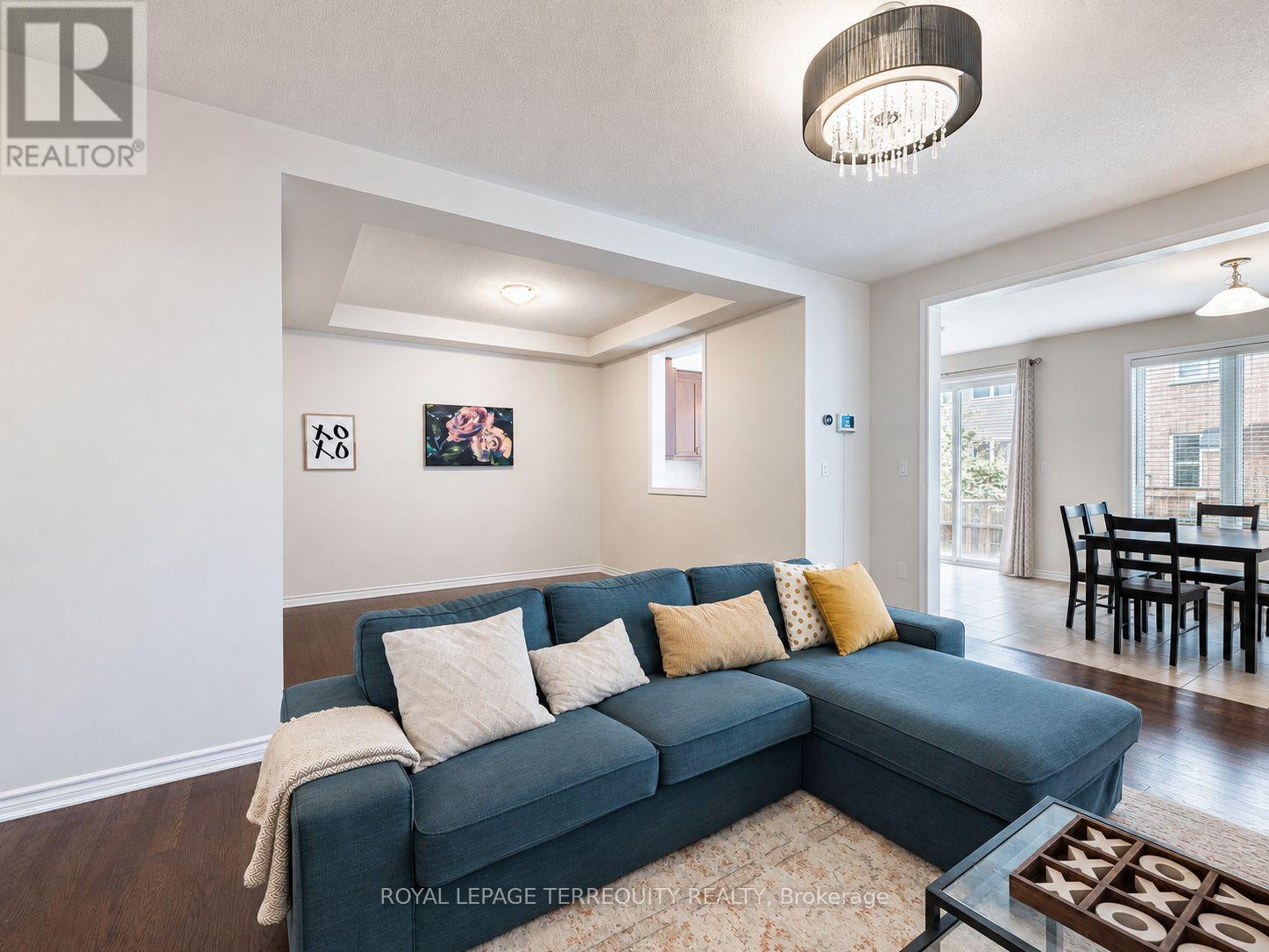 903 PENSON CRESCENT - 6