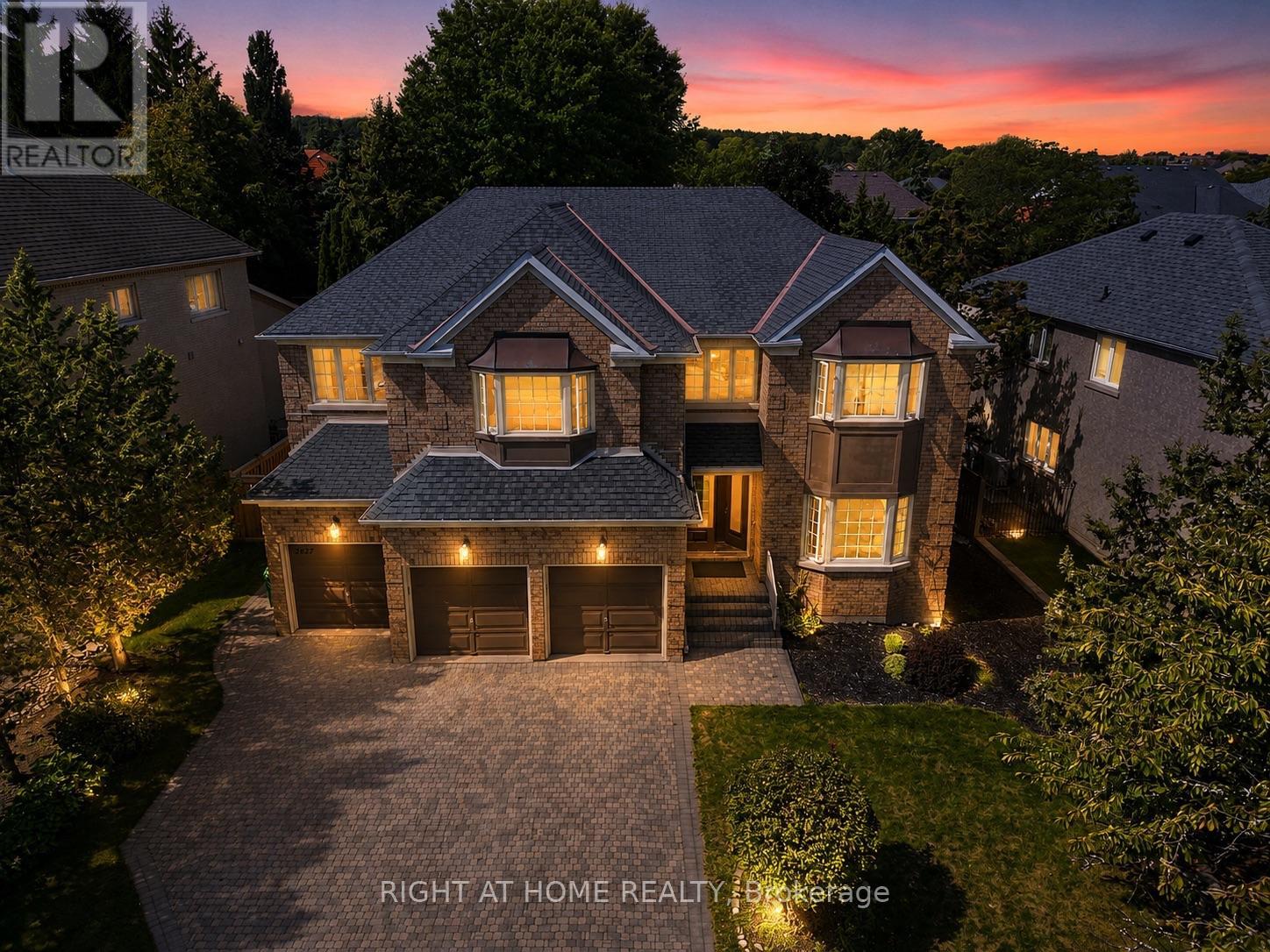 Photo of 2427 Erin Centre Boulevard
