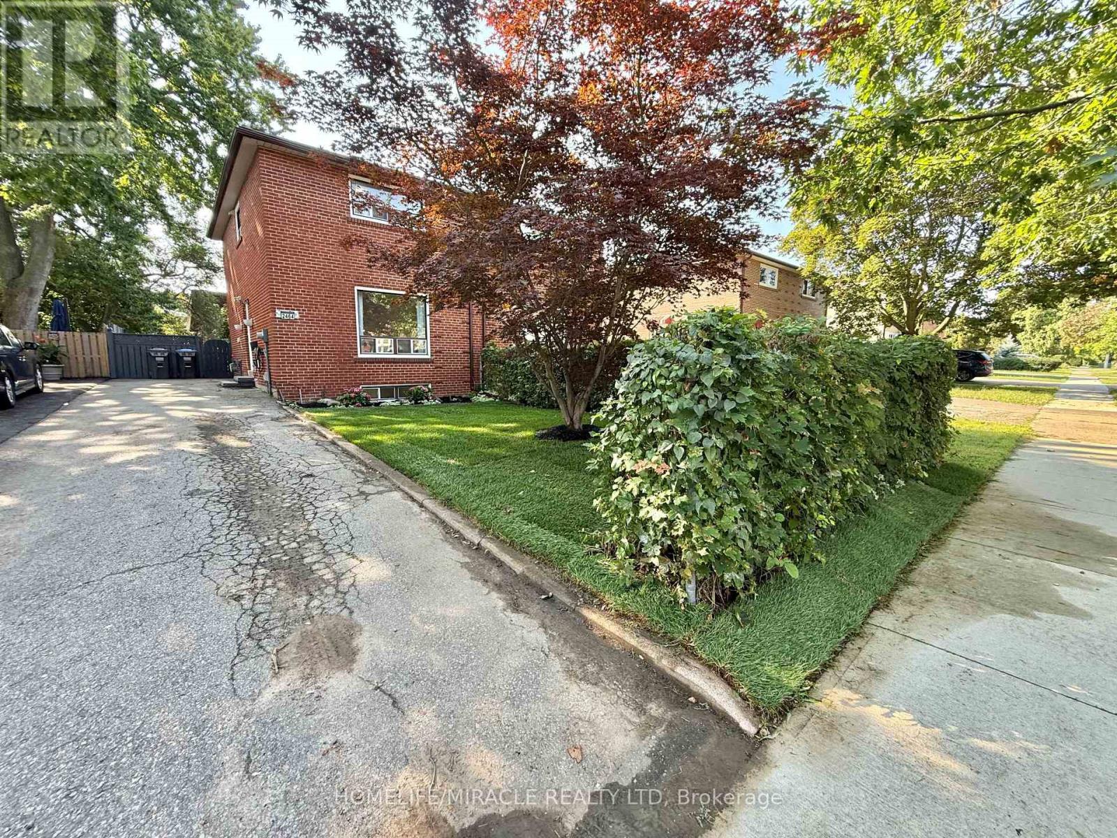 Photo of 2464 Brookhurst Road