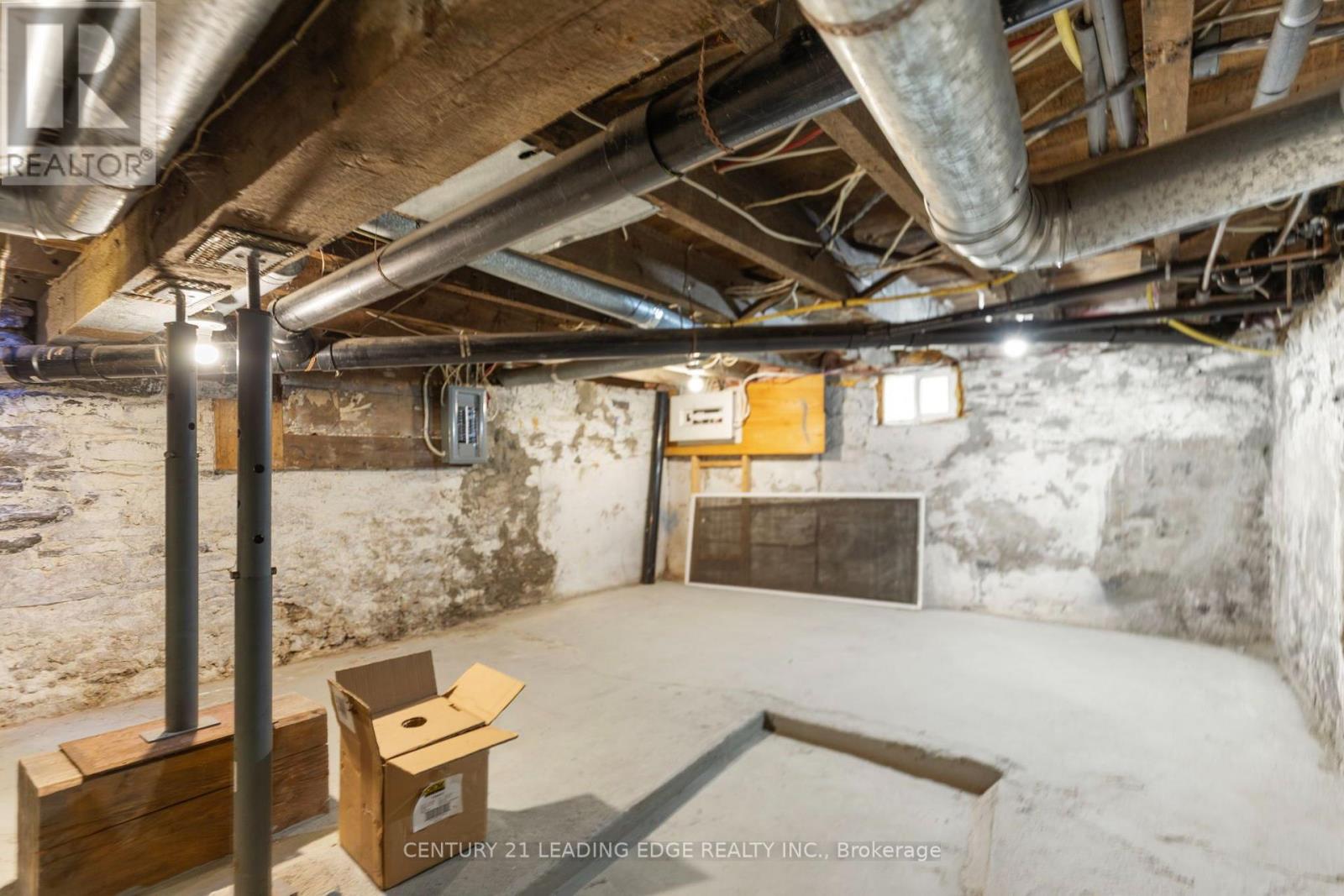 21 GEORGINA STREET - 36