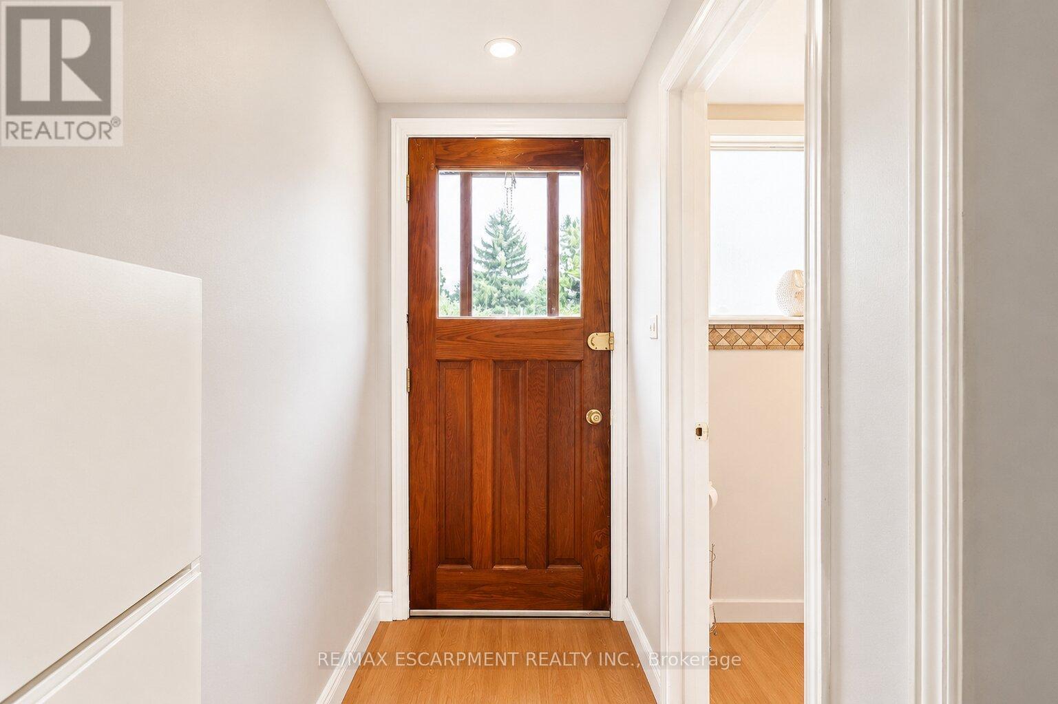 120 STONE CHURCH ROAD W - 24