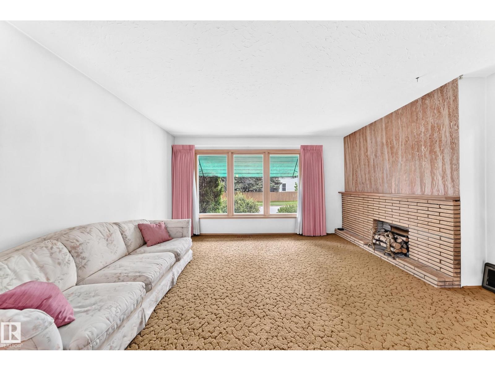 12720 120 AV NW - 10