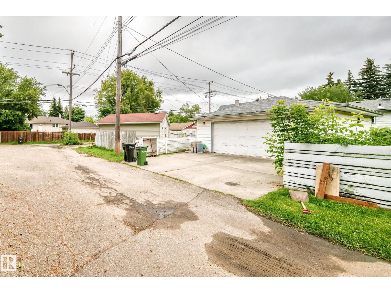 12720 120 AV NW - 53
