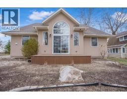 17938 Lakeshore Road, Rondeau Park, ON N0P1X0 Photo 45