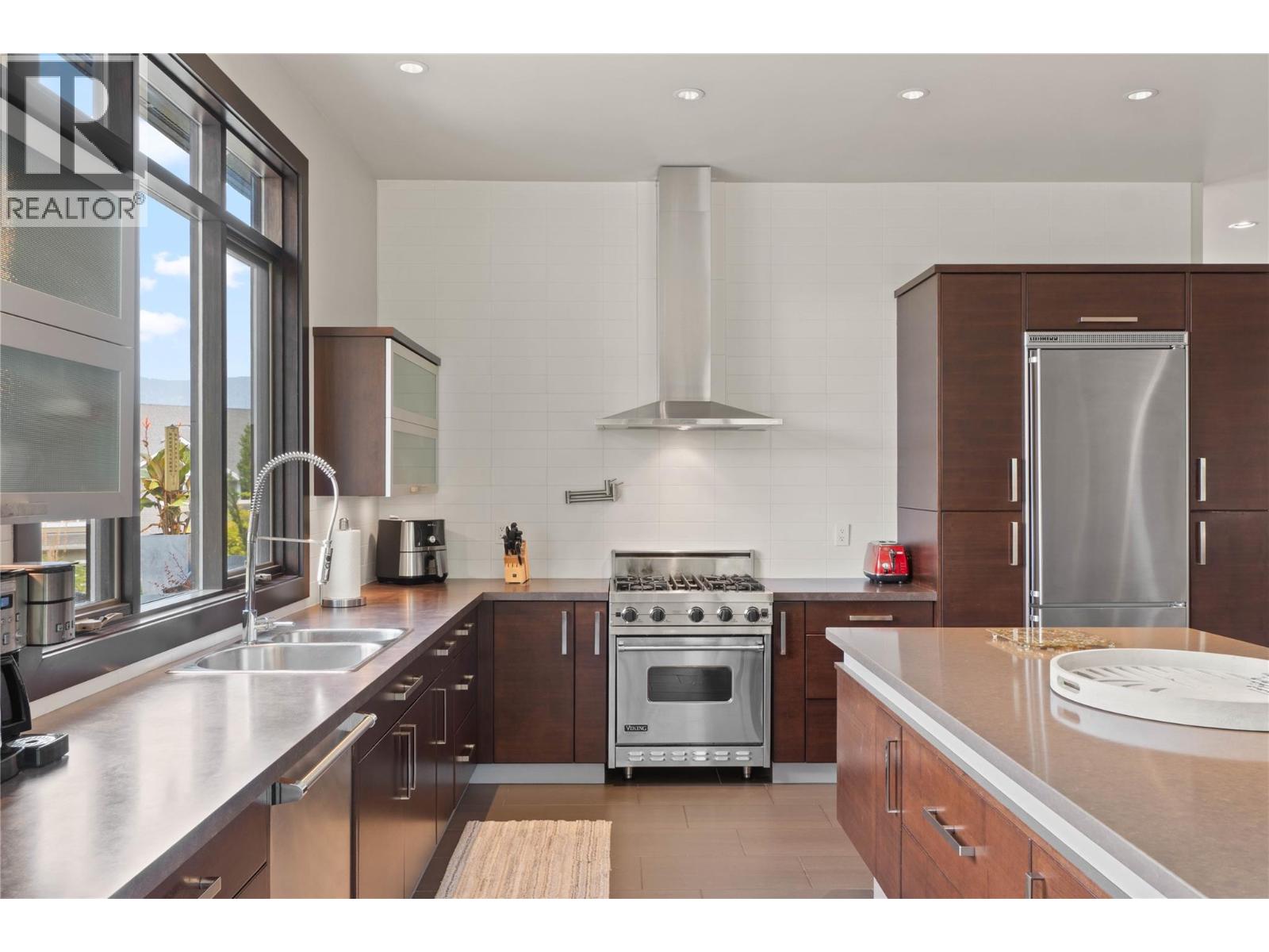 3020 KICKING HORSE Drive - 31