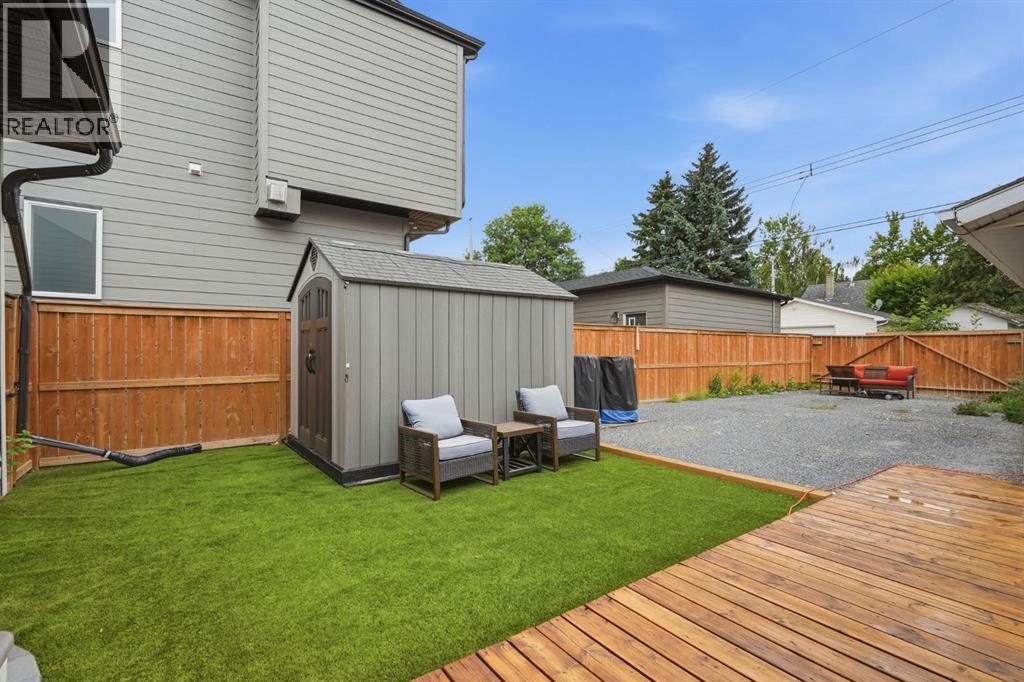 1037 Regal Crescent Northeast - Photo 27