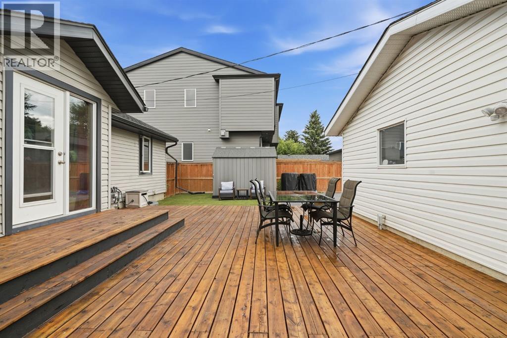 1037 Regal Crescent Northeast - Photo 25