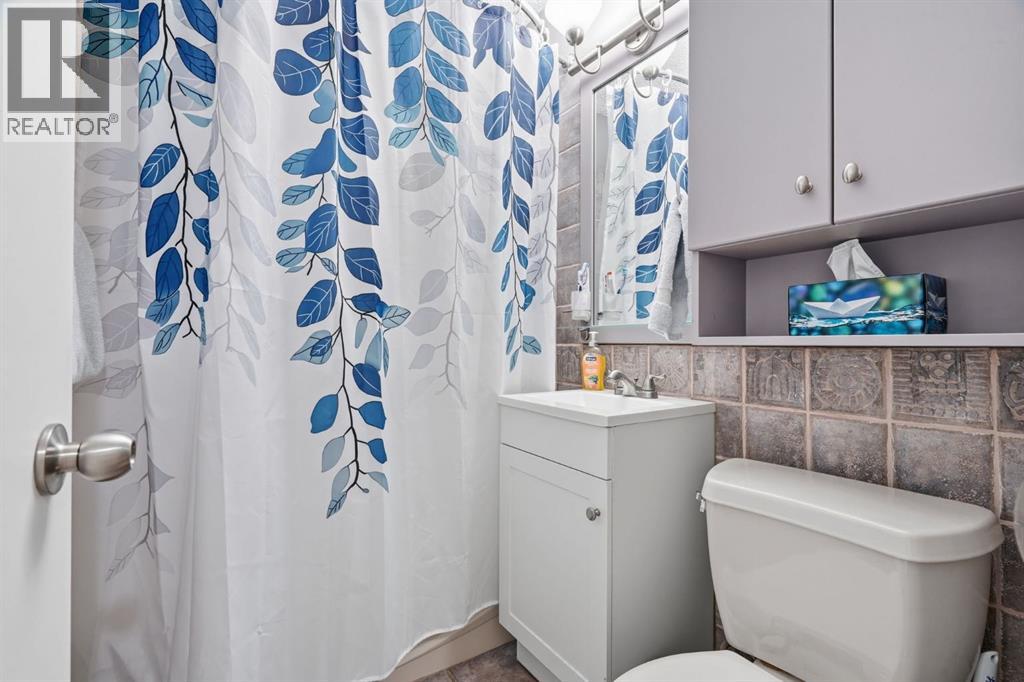 1037 Regal Crescent Northeast - Photo 18