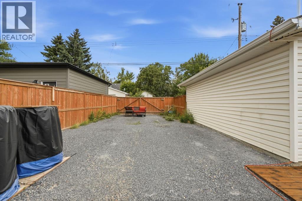 1037 Regal Crescent Northeast - Photo 30