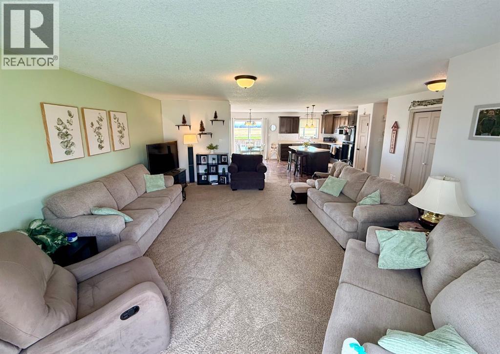 11005 95 Ave - 14
