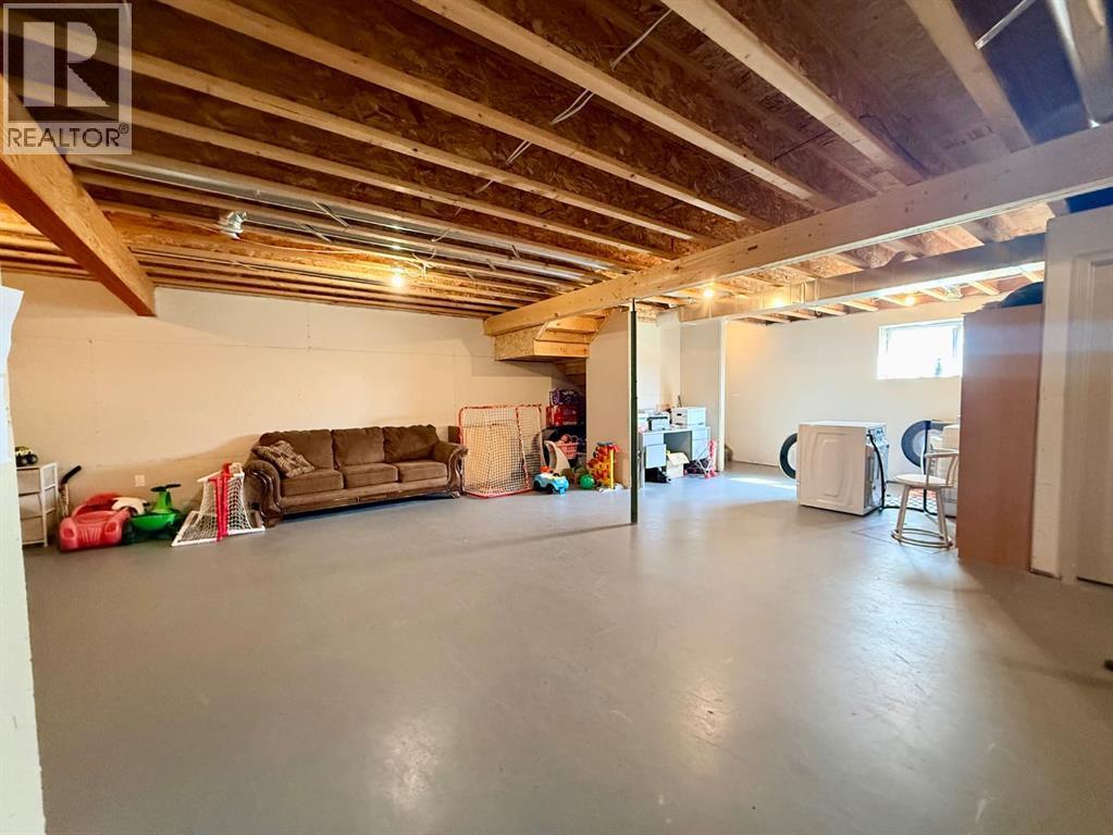 11005 95 Ave - 31
